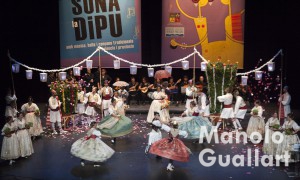 Grup de Danses Les Folies de Carcaixent, ganadores de Sona la Dipu 2015. Foto de Manolo Guallart.