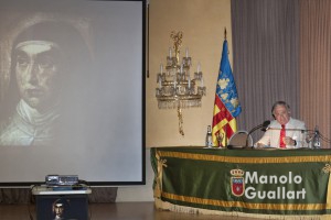 El profesor Ballester-Olmos en su conferencia sobre Santa Teresa de Jesús. Foto de Manolo Guallart.