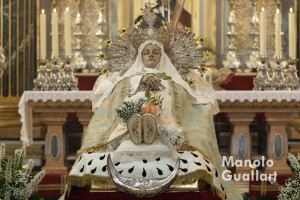 La Asunción de María en el altar mayor de Santa María del Mar. Foto de Manolo Guallart.
