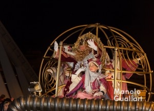 El rey Gaspar en la cabalgata de Valencia. Foto de Manolo Guallart.