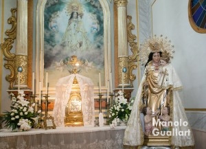 Imagen de la Virgen de los Desamparados en su capilla de Quartell (parroquia de Santa Ana). Foto de Manolo Guallart.