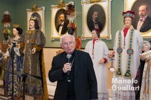 El arzobispo de Valencia, Antonio Cañizares, en su intervención junto a los Bultos de San Vicente Ferrer. Foto de Manolo Guallart.