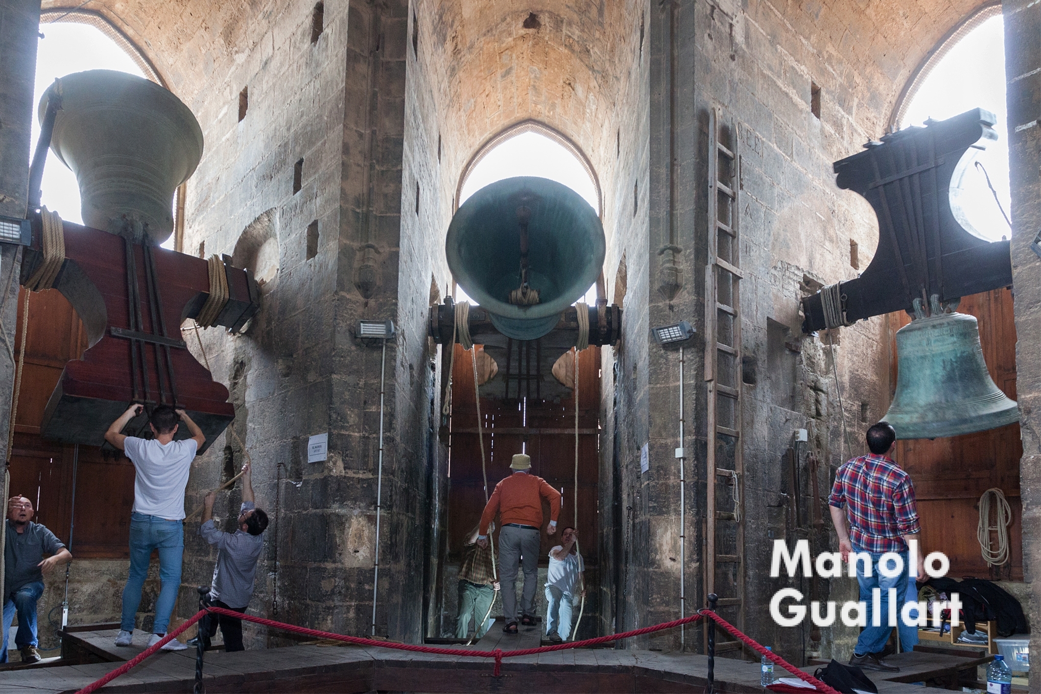 Las campanas mayores de la Catedral de Valencia tocan a fiesta. Foto de Manolo Guallart.