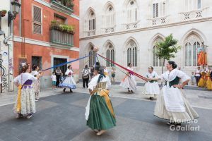 Ball de la Magrana en la procesión del Carmen (Grup de Dances de benifaió). Foto de Manolo Guallart.