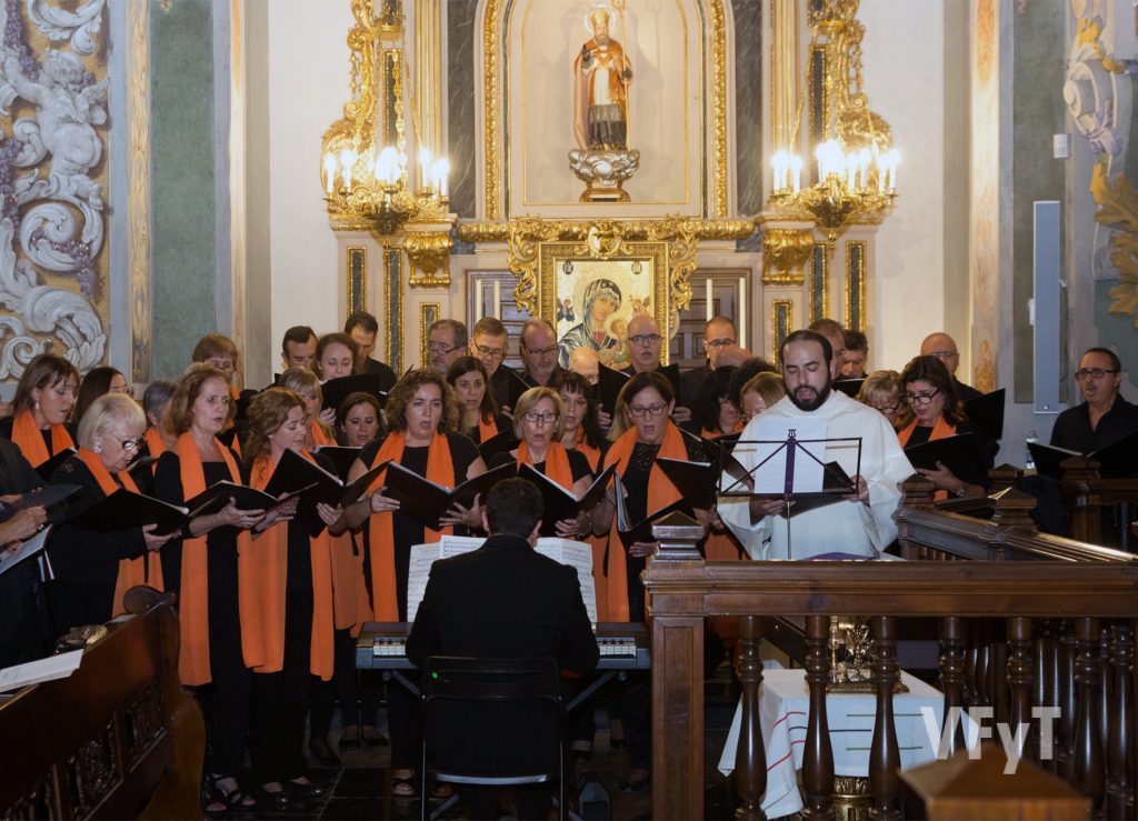 Coro del Colegio de Abogado, en el que participa habitualmente un dominico. Foto de Manolo Guallart.