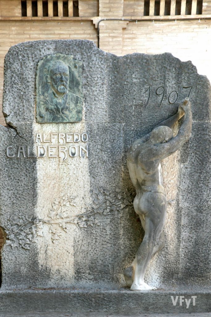 La tumba de Alfredo Calderón en el Cementerio Civil de Valencia. Foto de Manolo Guallart.