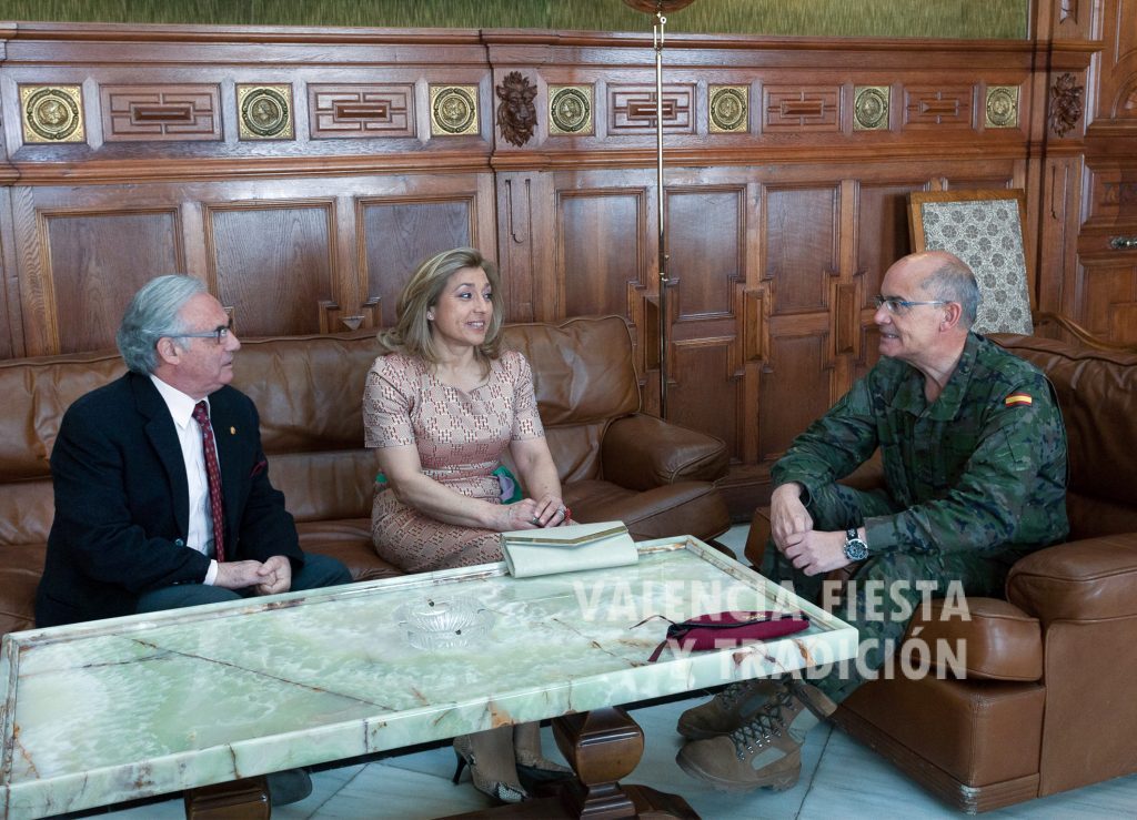 Con el general Juan Montenegro en la visita al Cuartel General Terrestre de Alta Disponibilidad (Capitanía General).