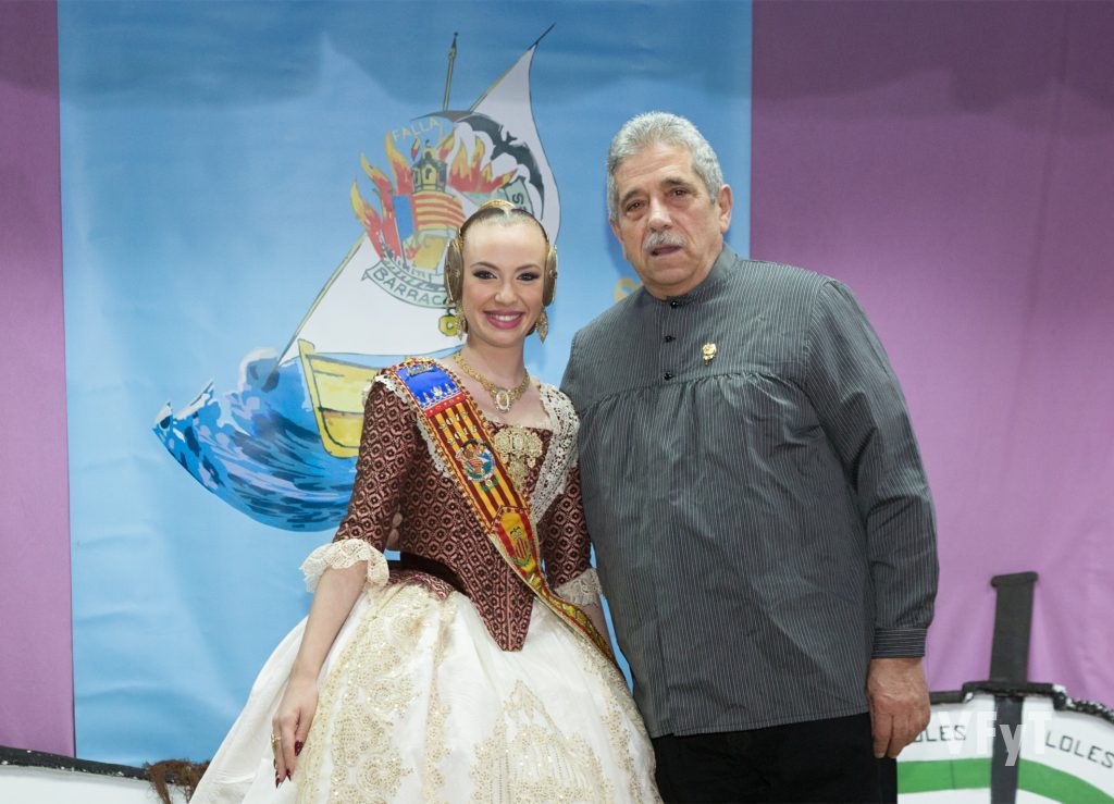 Noelia Carabal, Fallera mayor de Barraca-Columbretes con Juan Antonio Cortés, premiado con la Barca d´Or nº 63.