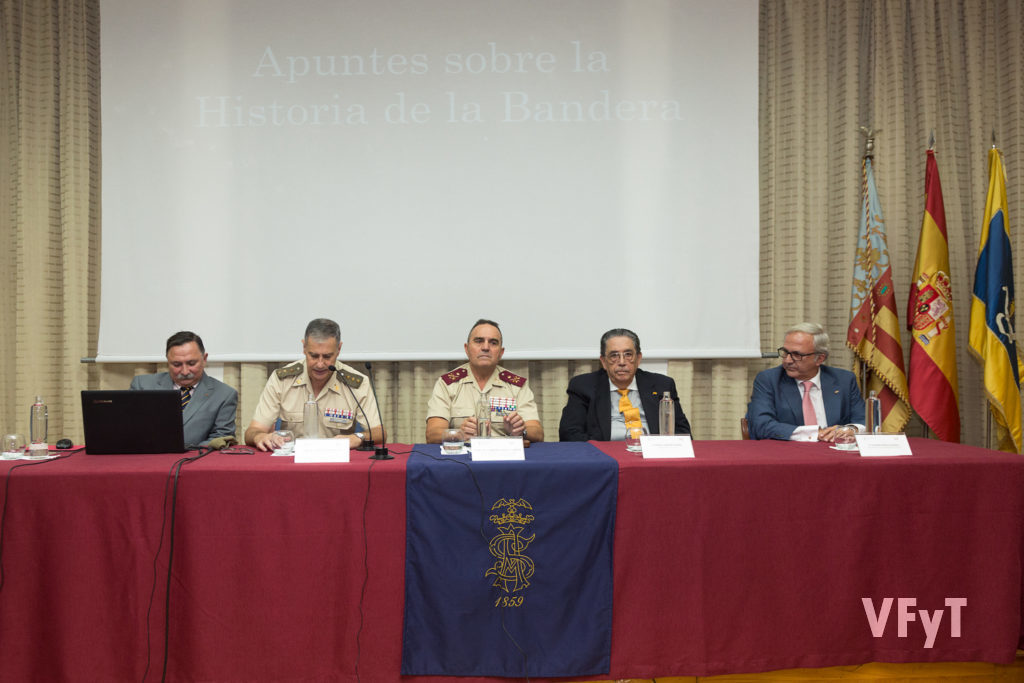 Presentación exposición - De izquierda a derecha: Jesús Dolado, Comisario de la Exposición, Coronel Morenza, Teniente General Gan, Manuel Sanchez Luengo, Eduardo Robles.