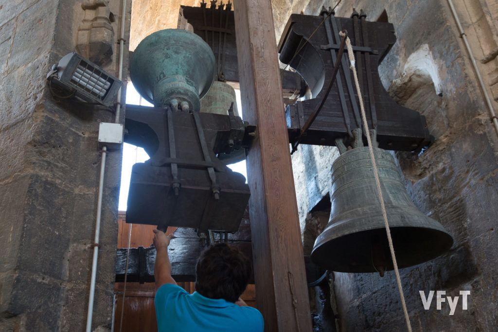 Detalle de dos campanas del Micalet en la Catedral de Valencia, BIC en 2013. Foto de Manolo Guallart.