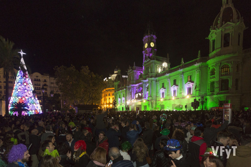 Fin de Año 2017 en la plaza del Ayuntamiento de Valencia. Foto de Manolo Guallart.