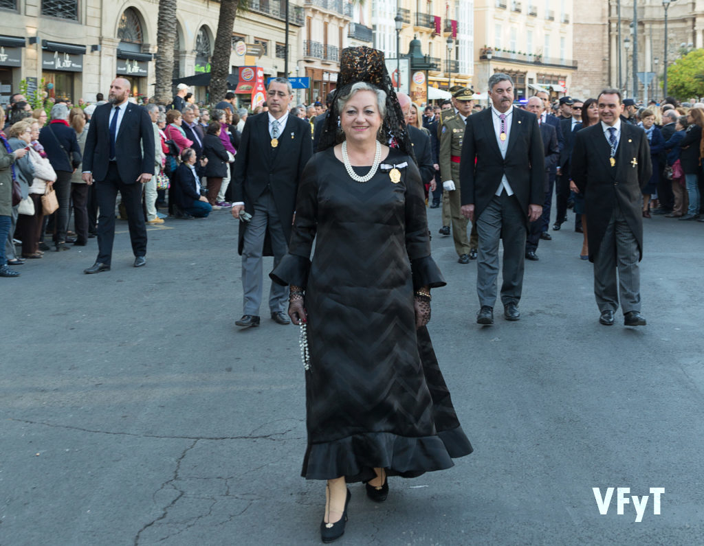 Carmela Morell en la solemne procesión de San Vicente Ferrer, Foto de Manolo Guallart.