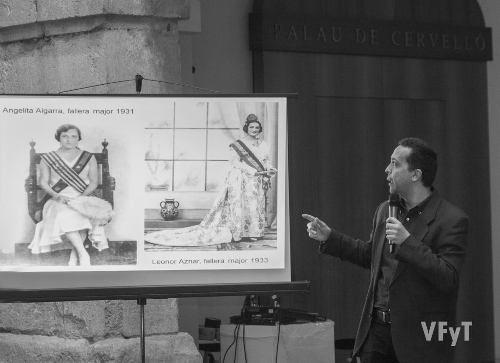 Javier Mozas en la conferencia 'Conservant les Falles'. Foto de Manolo Guallart.