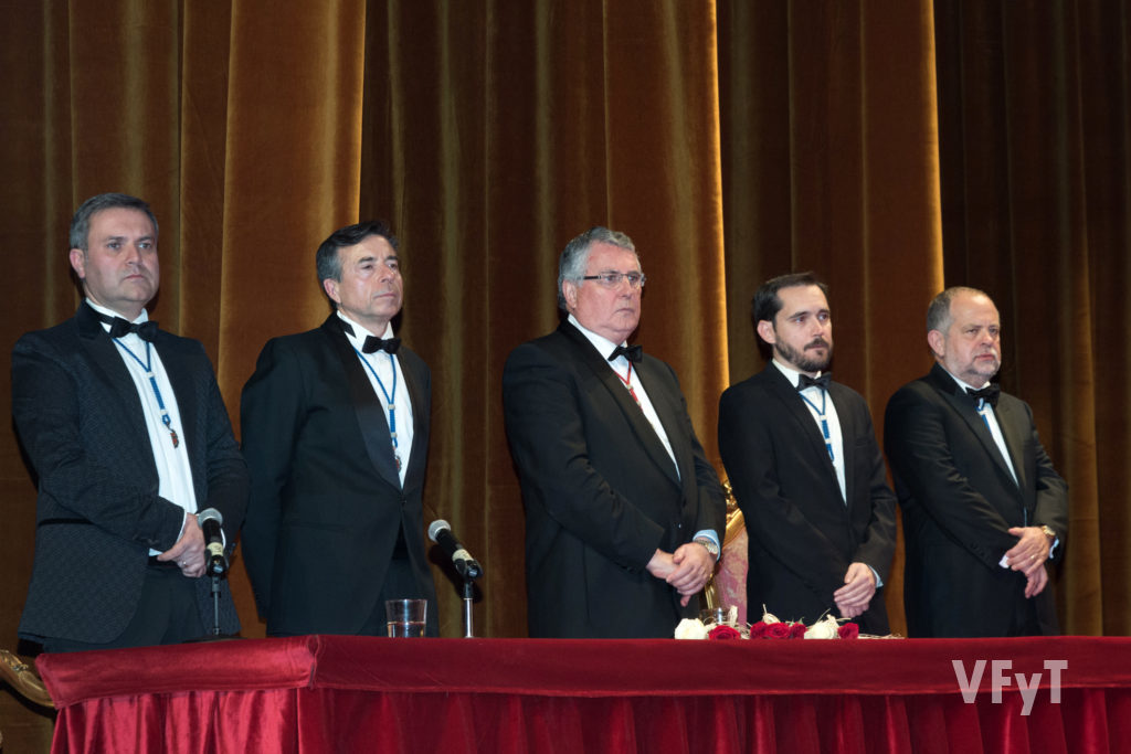 Presidència del acte en 2017 (Enric Esteve, en el centre). Foto de Manolo Guallart.