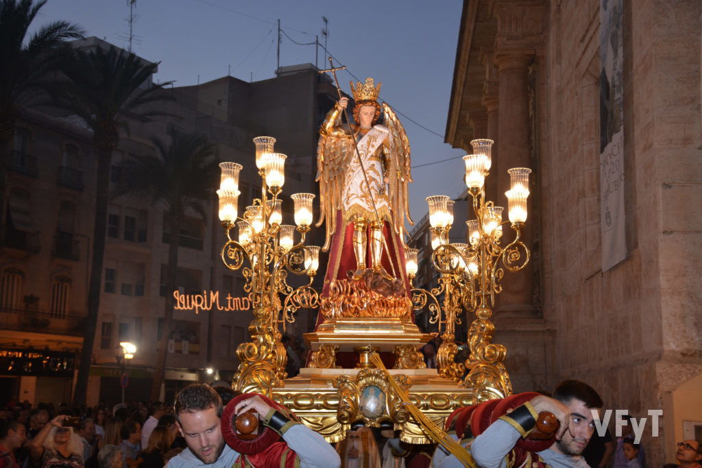 Procesión de San Miguel de Lliria. Foto de Vicente Almenar.