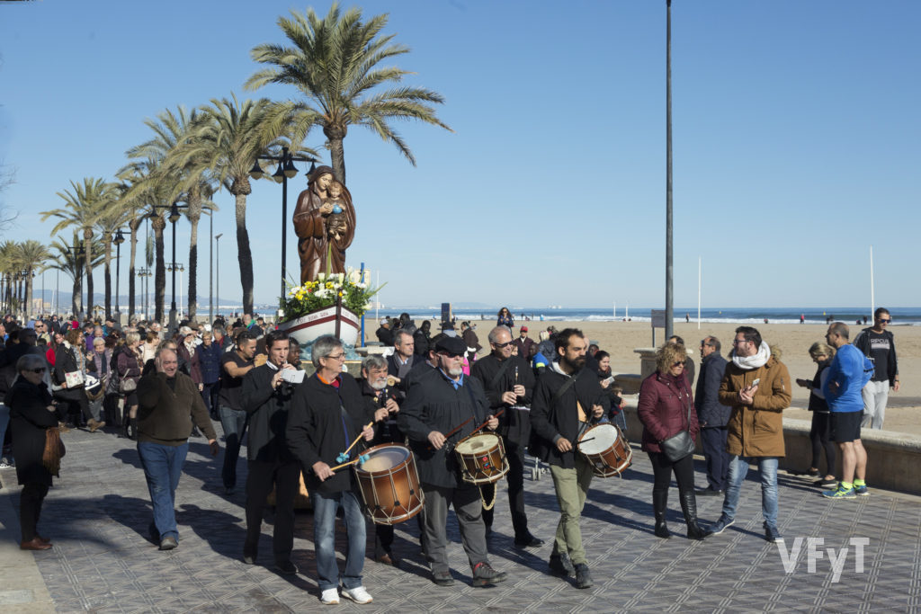 La Virgen de la Buena Guía en el Paseo Marítimo de Valencia durante la procesión de 2017. Fotografía de Manolo Guallart.