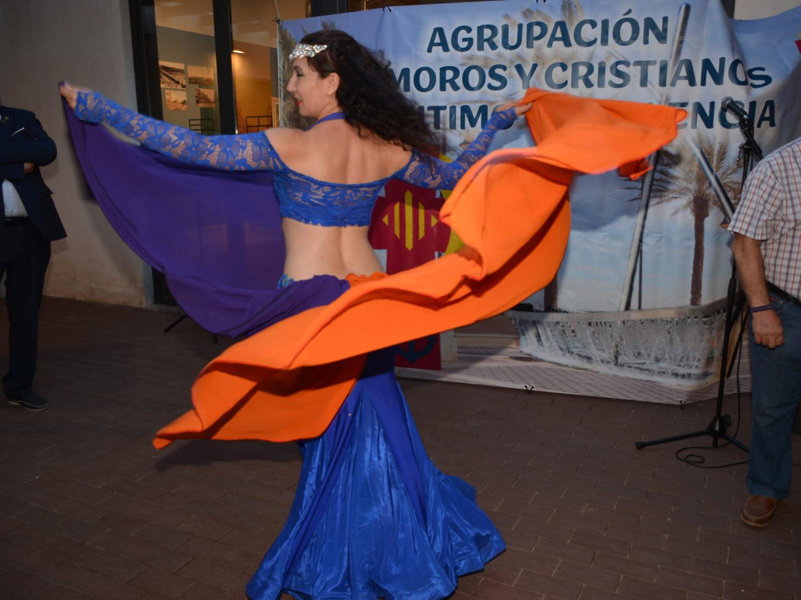 Vino español de la Agrupación de Moros y Cristianos Marítimo Valencia