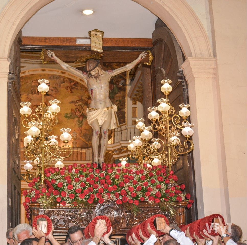 Procesión en Riba-roja en honor al Santísimo Cristo de los Afligidos -  Valencia, Fiesta y Tradición